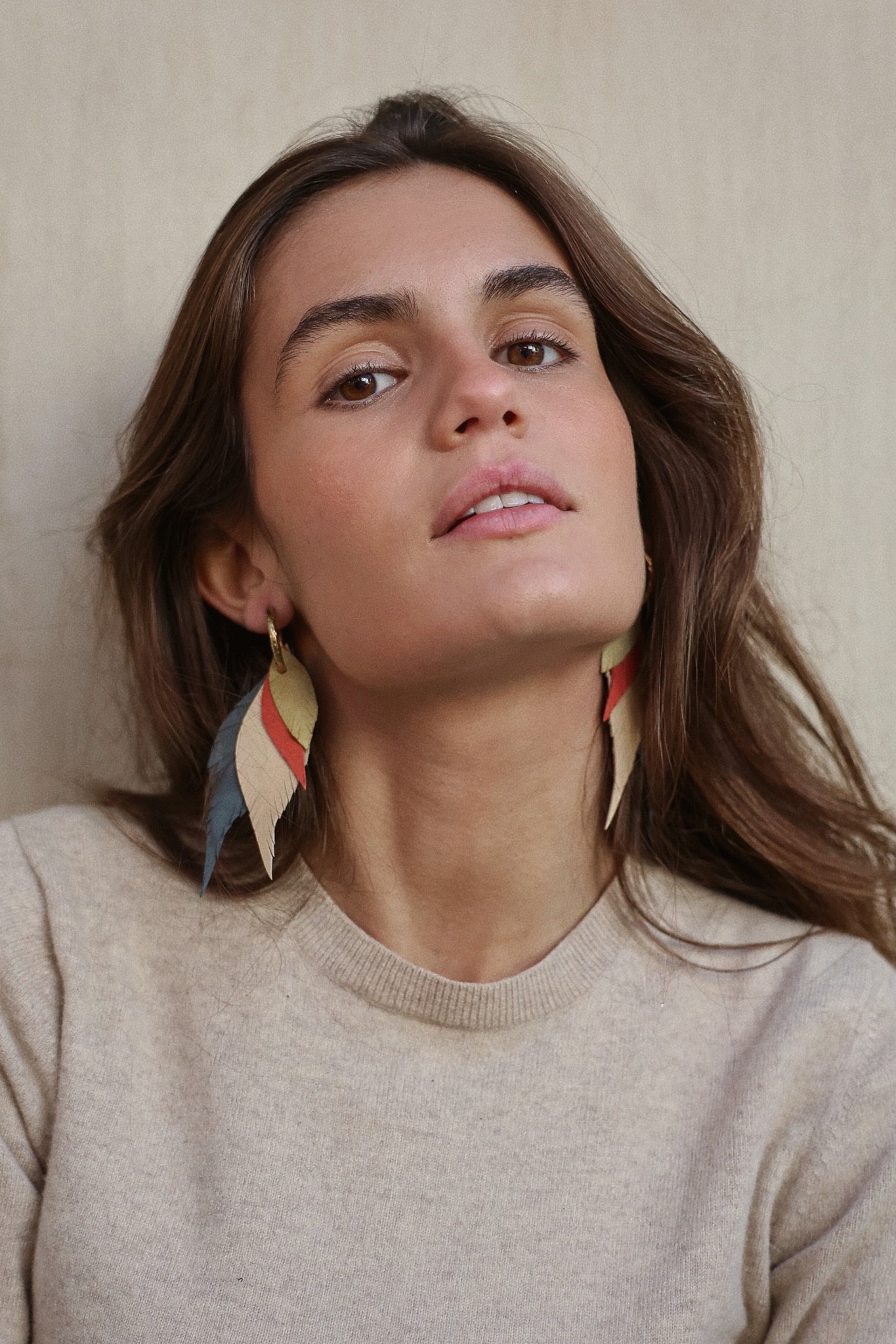 Pendiente Pluma Triple Petóleo