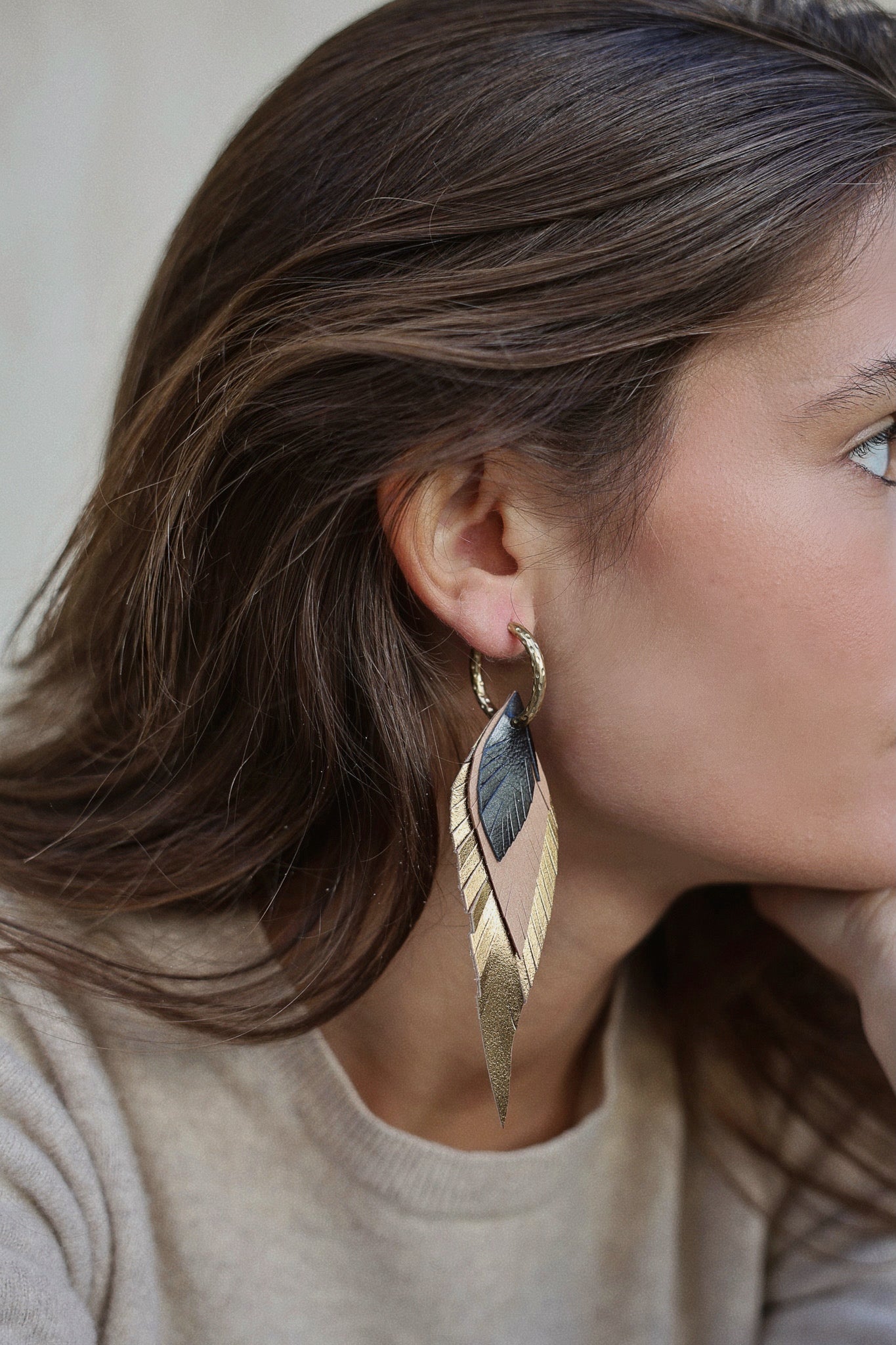 Pendiente Pluma Pequeño Dorado