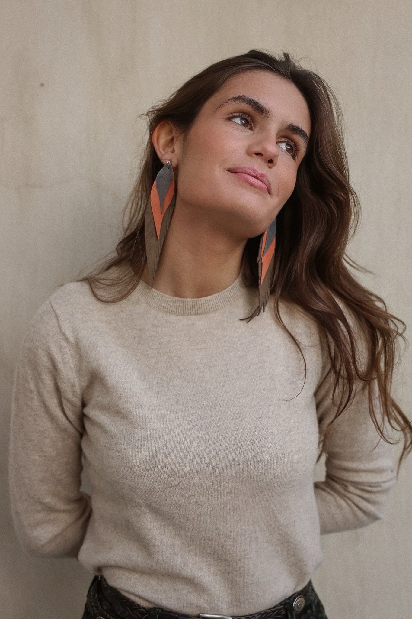 Pendiente Pluma Grande Café