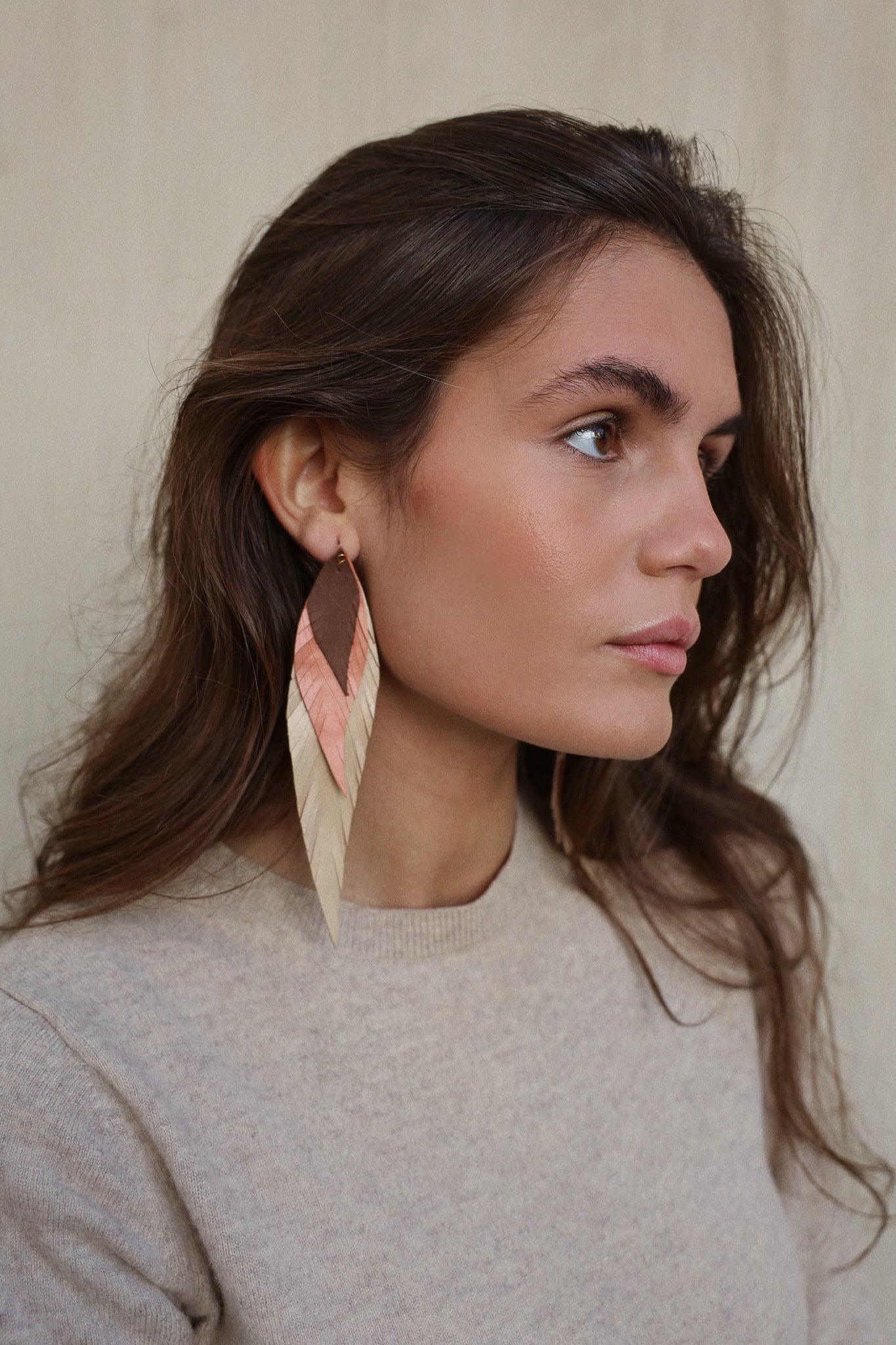 Pendiente Pluma Grande Tierra