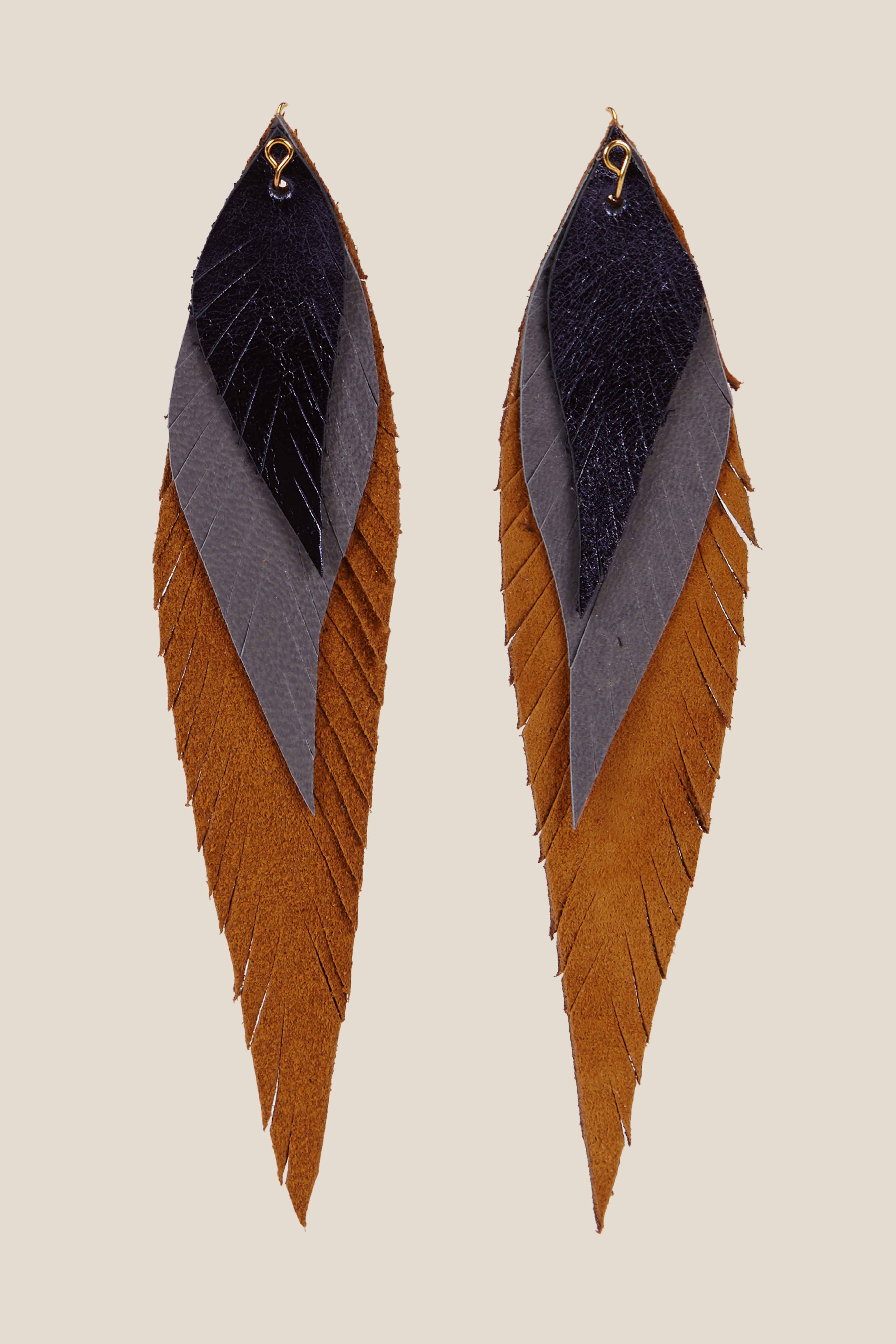 Pendiente Pluma Grande Camel