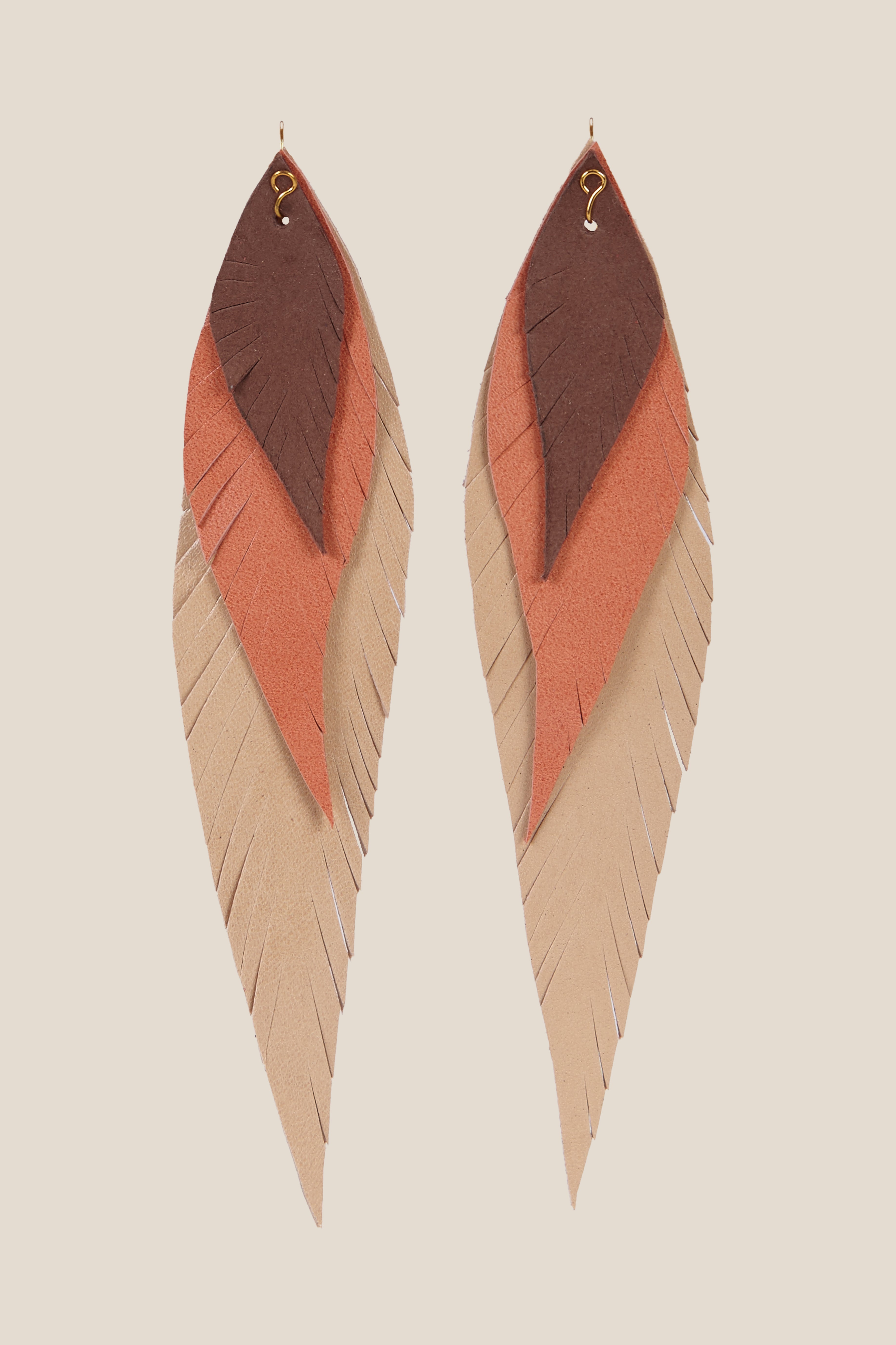 Pendiente Pluma Grande Tierra