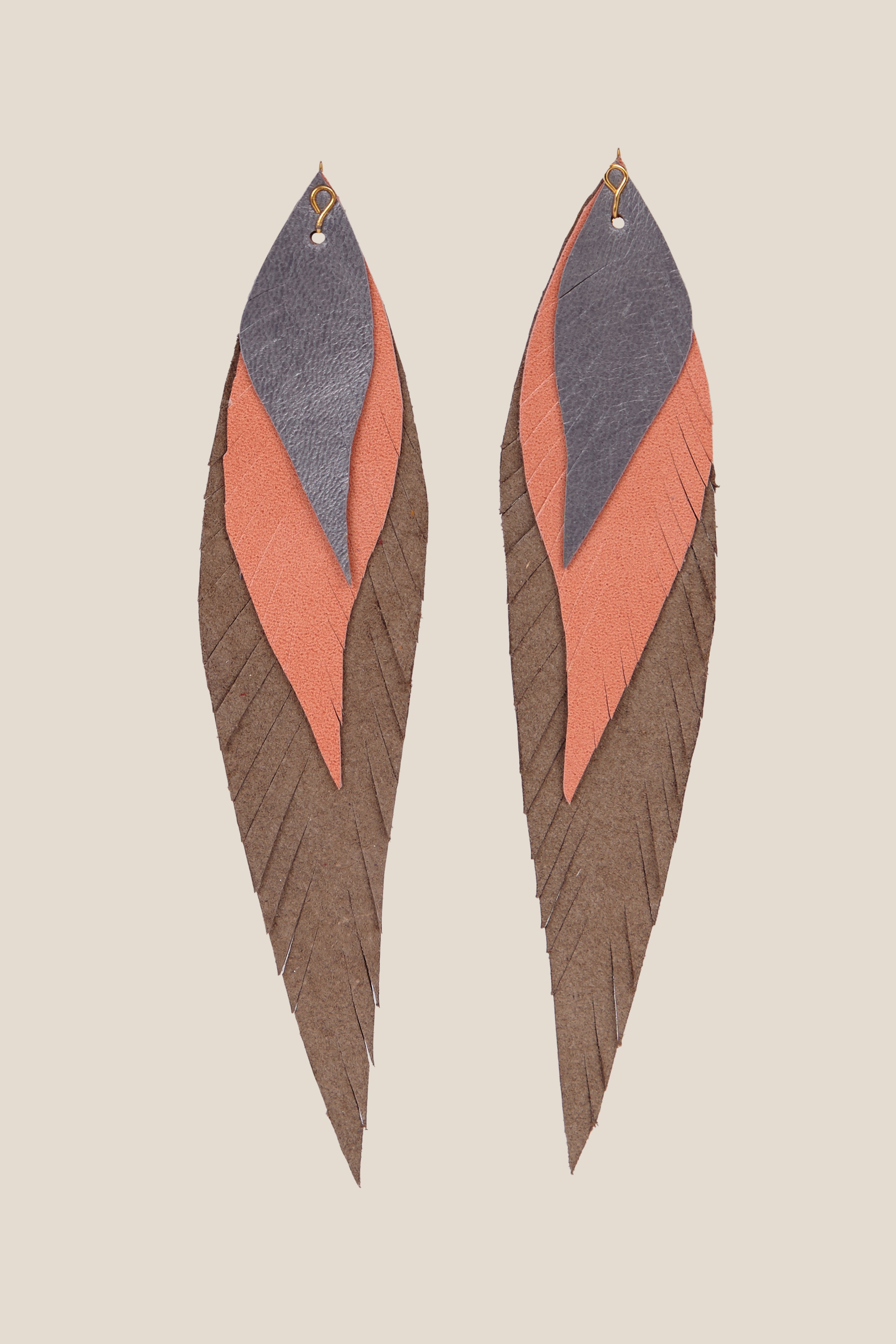 Pendiente Pluma Grande Café