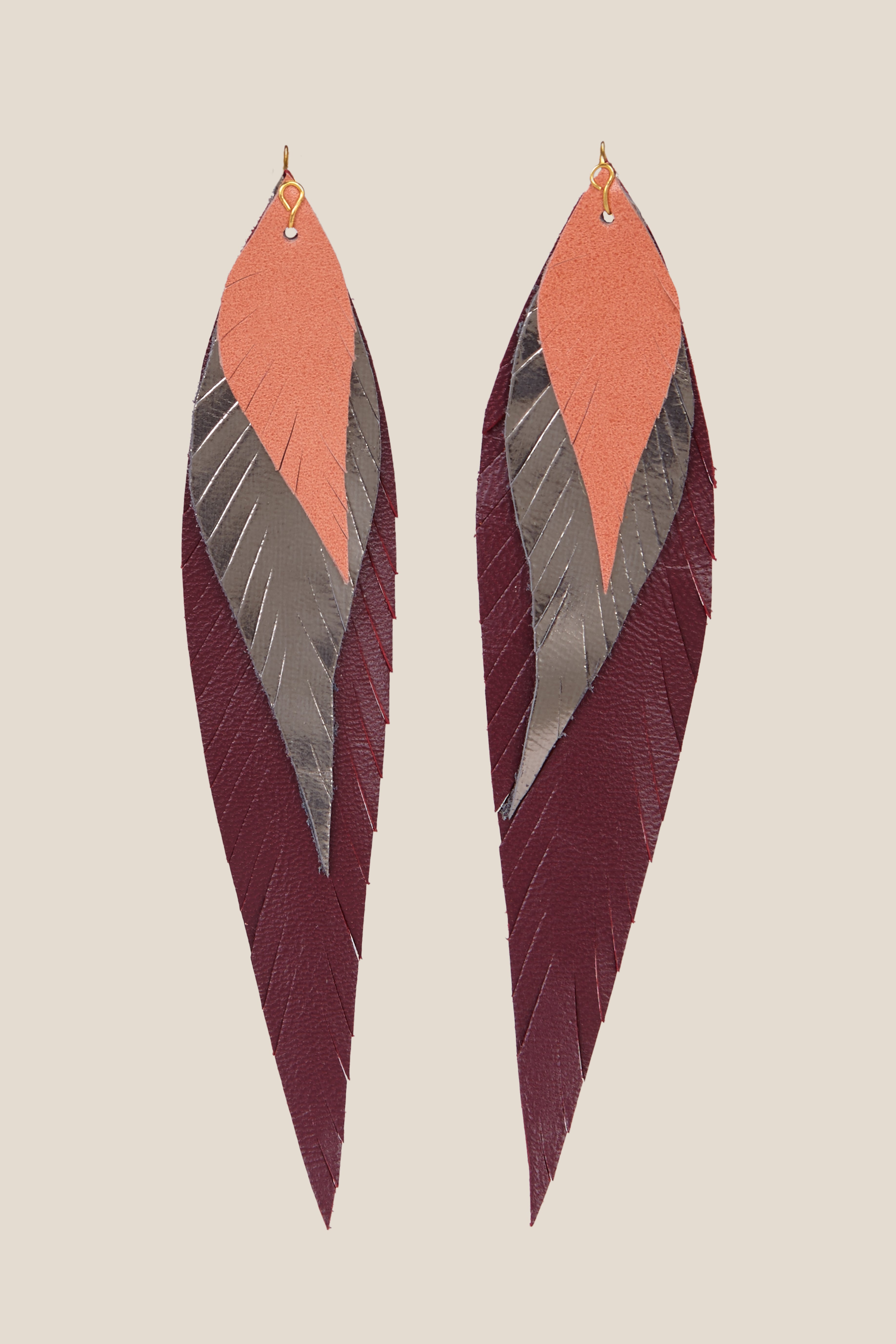 Pendiente Pluma Grande Granate